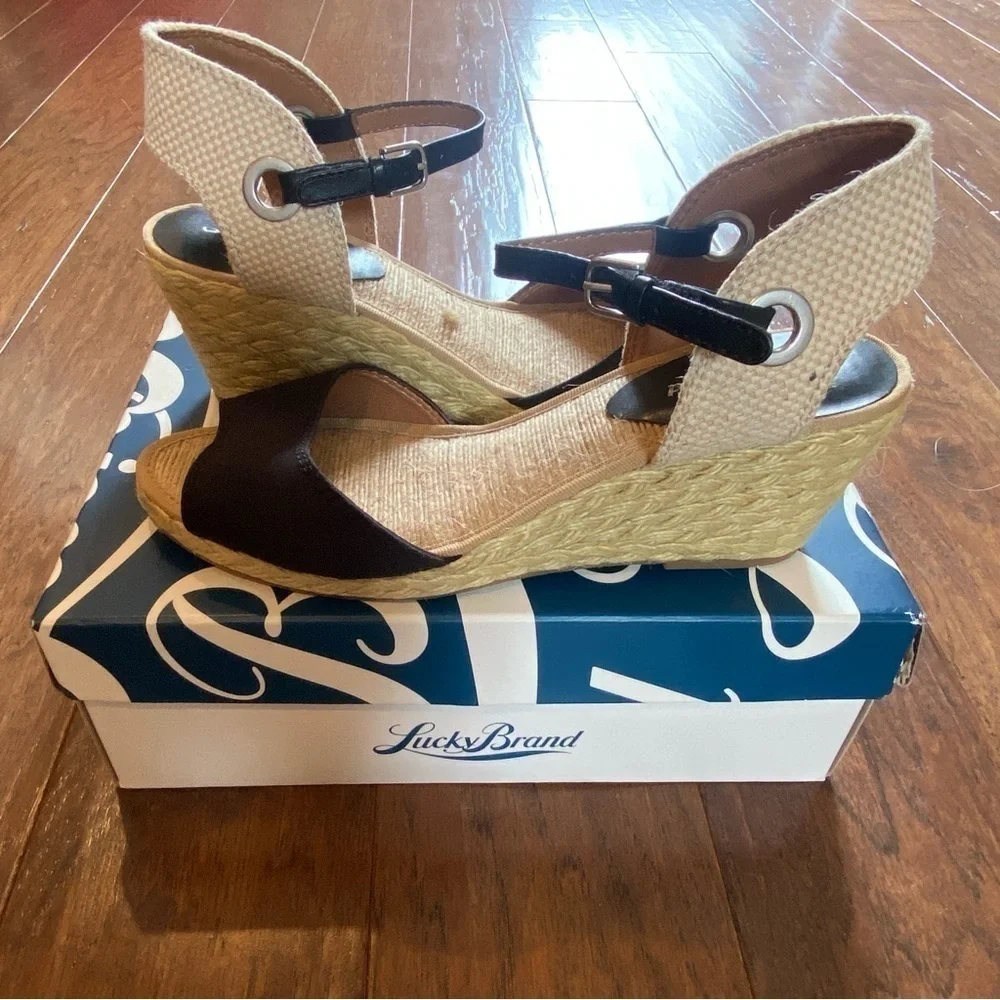 NIB Lucky brand Kyndra Espadrille wedge 8.5